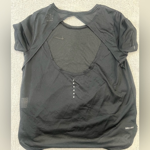 Nike women’s solid mesh backless Dri fit T-shirt. black/ size med - Picture 6 of 7
